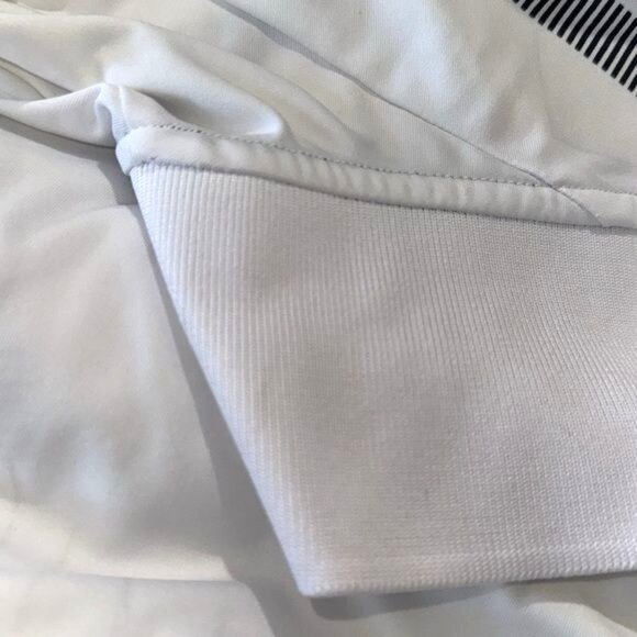 Greg Norman XXL White Play Dry Golf Polo Shirt With Striped Pattern & Shark Logo - Picture 6 of 13